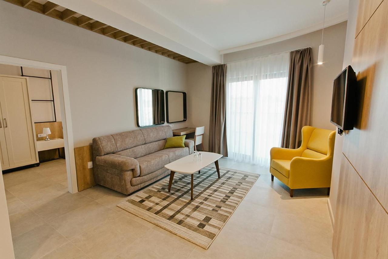 Hotel Hills Ulcinj Bagian luar foto